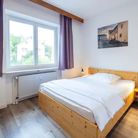 Apartment-Haus Gundelfinger شقة *