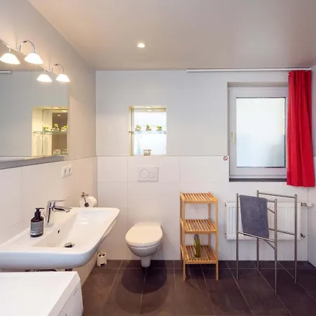 Apartment-Haus Gundelfinger شقة *
