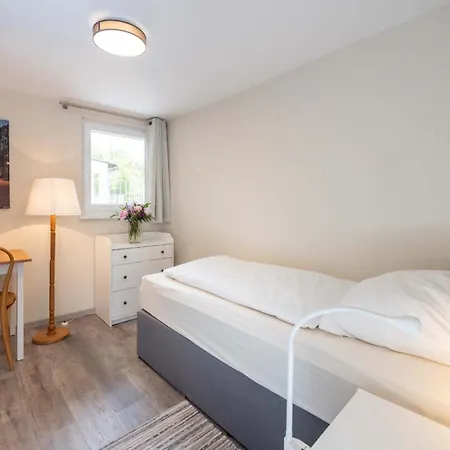 Apartment-Haus Gundelfinger شقة *